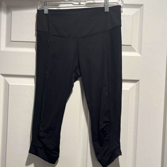 Lululemon Stop At Nothing Crop Tight size 6. - Picture 8 of 9